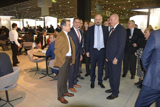 UNICERA Seramik Banyo Mutfak Fuarı TİCARET BAKANI YARDIMCISI Rıza Tuna TURAGAY tarafından ziyaret edildi