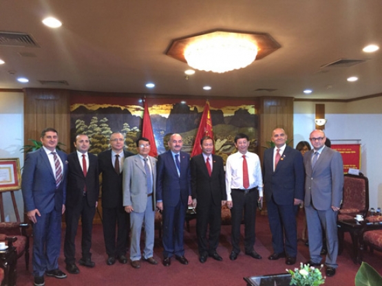 Vietnam KEK görüşmeleri kapsamında Vietnam Ticaret ve Sanayi Bakanı Tran Tuan Anh ile görüşmeler yapıldı.